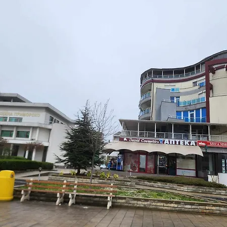 Apartamento на център